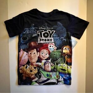 *NWT Toy Story Characters Graphic T-Shirt - Boys Size L(10/12)